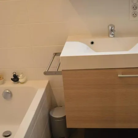 Апартаменты Nieuwbouwappartement Met Zeezicht In Bad Коксейде