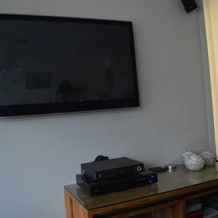 아파트 Nieuwbouwappartement Met Zeezicht In Bad *